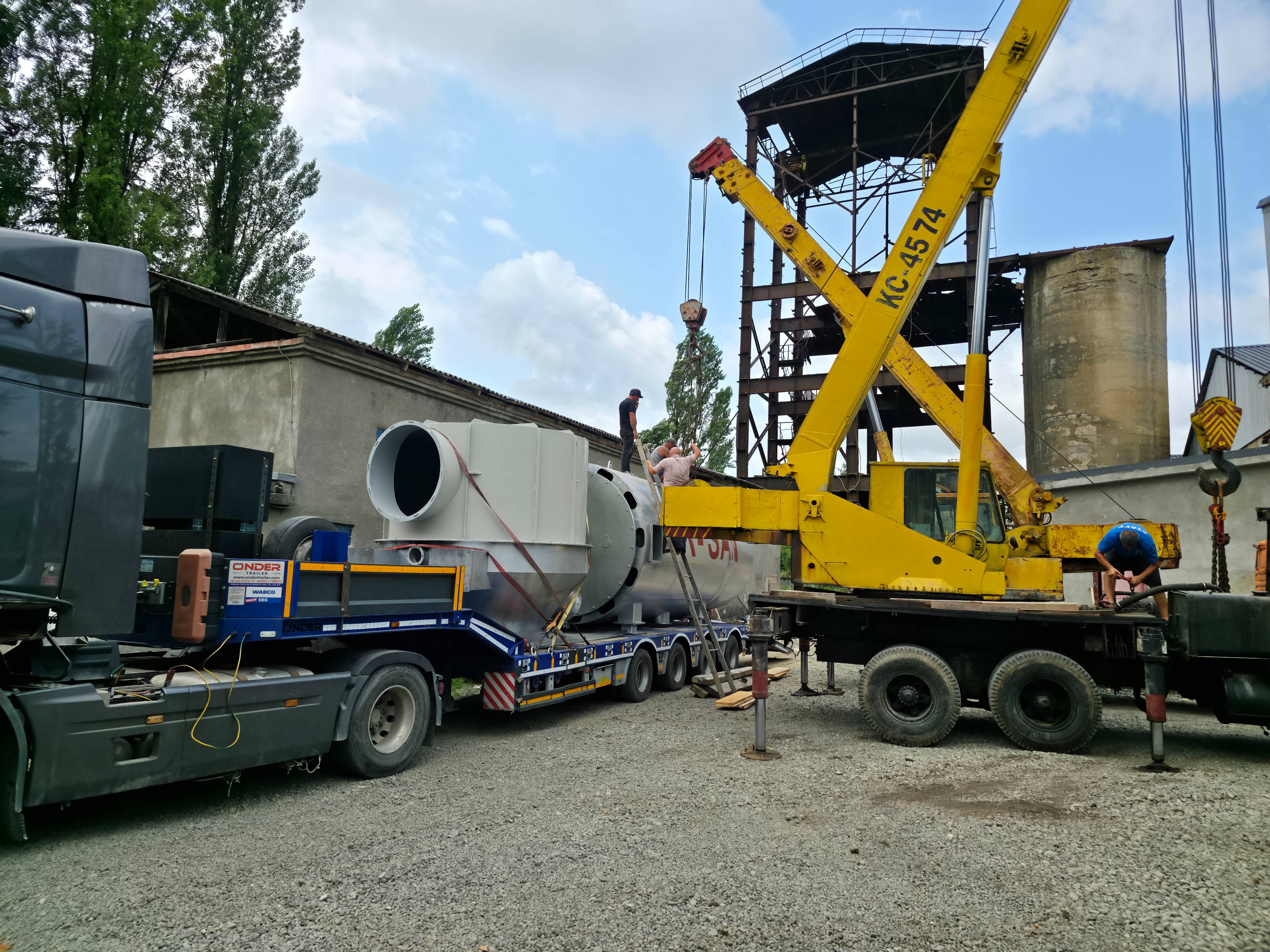 Image of truck used for road freight logistics